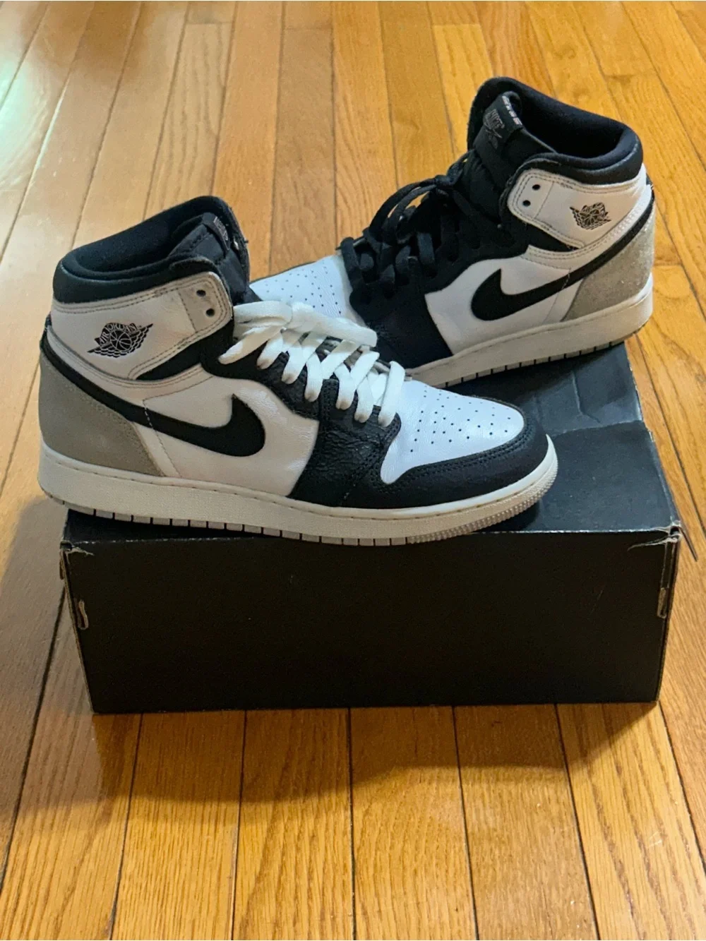 Air Jordan 1 Mid SE Black White Grey